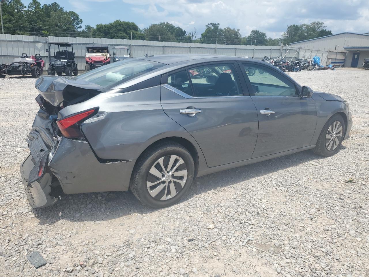 2020 Nissan Altima S - Фото 3