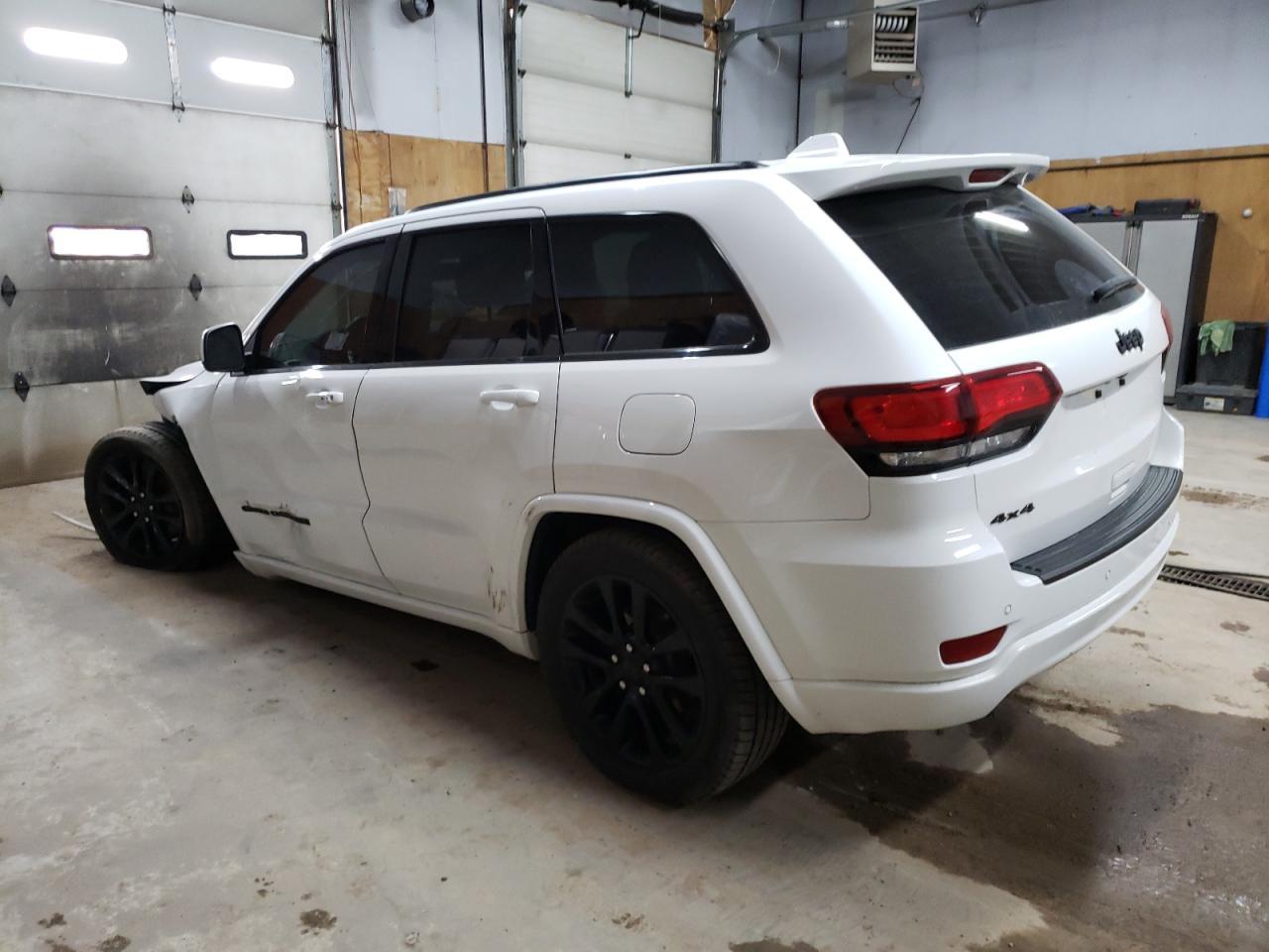 2020 Jeep Grand Cherokee Laredo - Фото 2