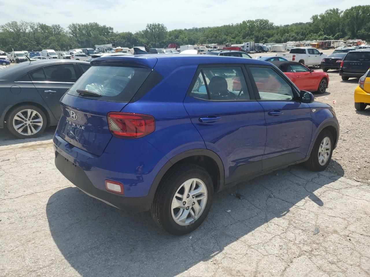 2022 Hyundai Venue Se - Фото 3