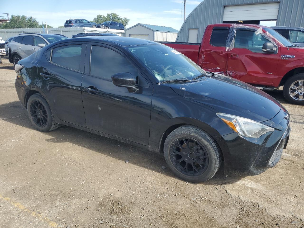 2018 Toyota Yaris Ia - Фото 4