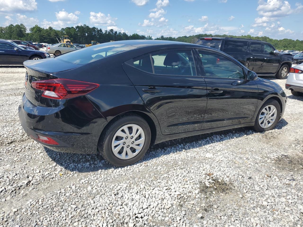 2019 Hyundai Elantra Se - Image 3