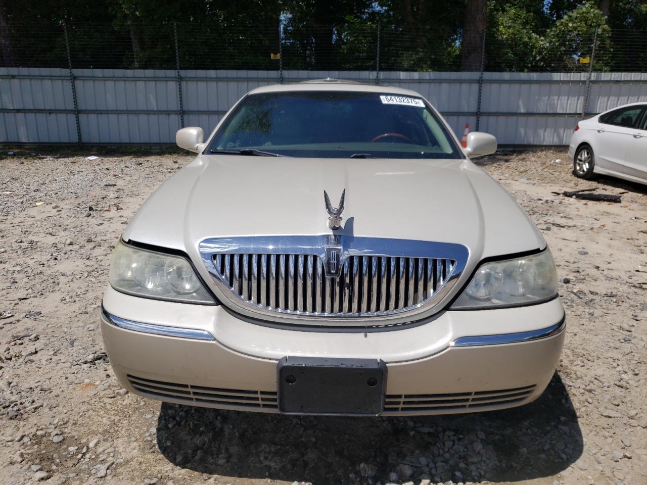 2005 Lincoln Town Car Signature Limited - Фото 5