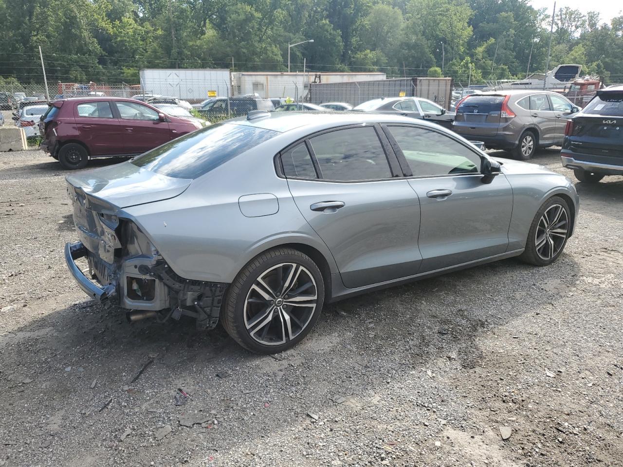 2019 Volvo S60 T6 R-Design - Image 3