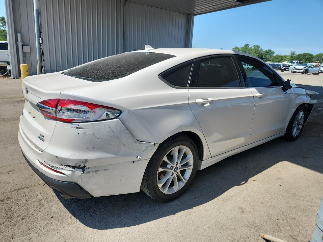 2020 Ford Fusion Se - Фото 3