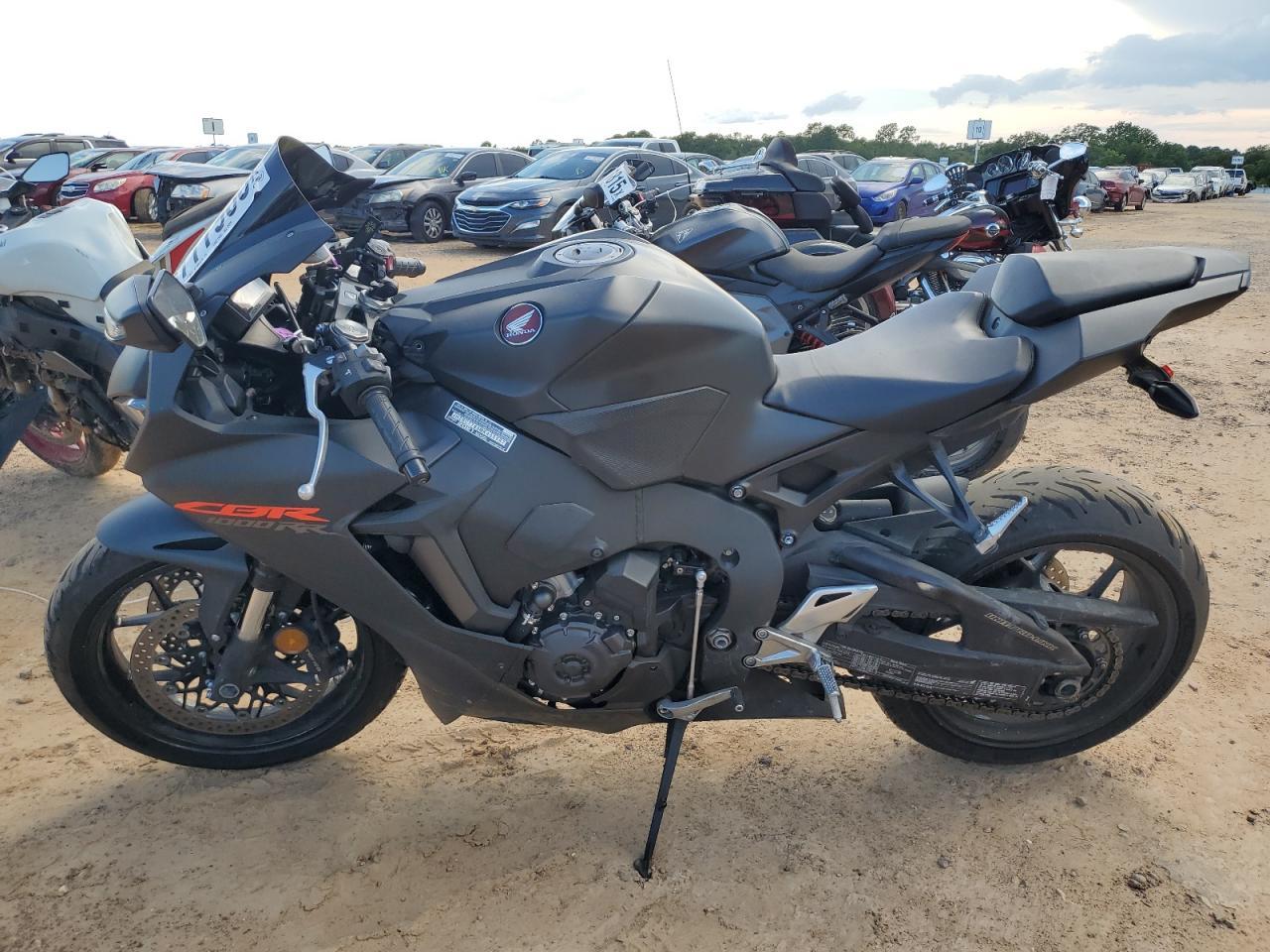 2021 Honda Cbr1000 Ra - Фото 3