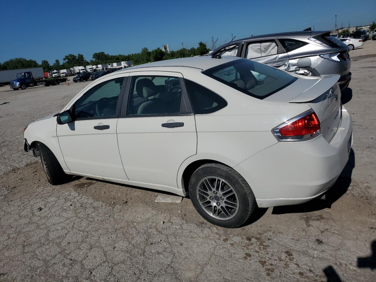 2010 Ford Focus Se - Image 2