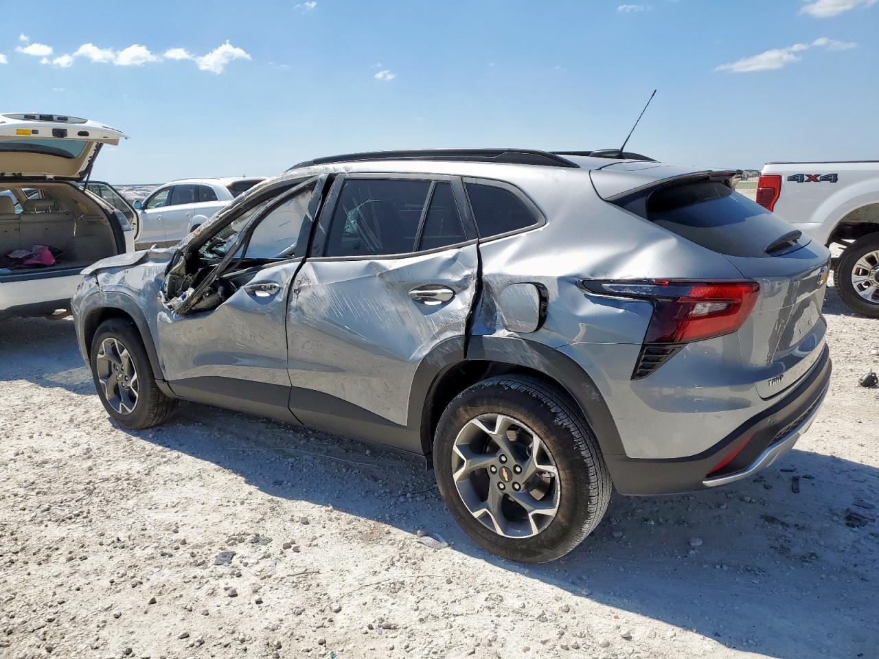 2025 Chevrolet Trax 1Lt - Фото 2