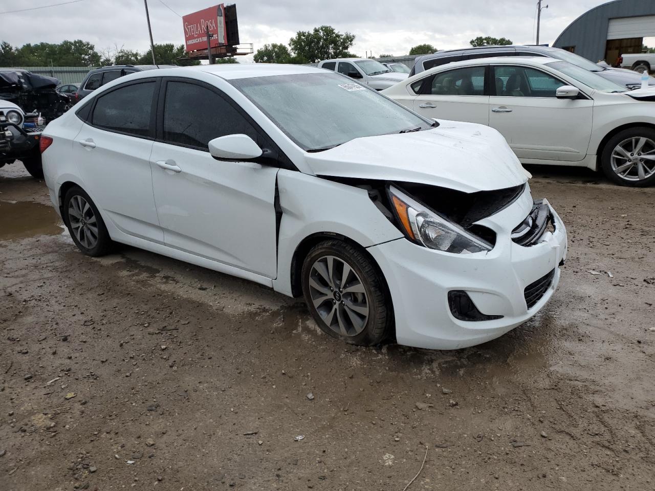 2017 Hyundai Accent Se - Фото 4