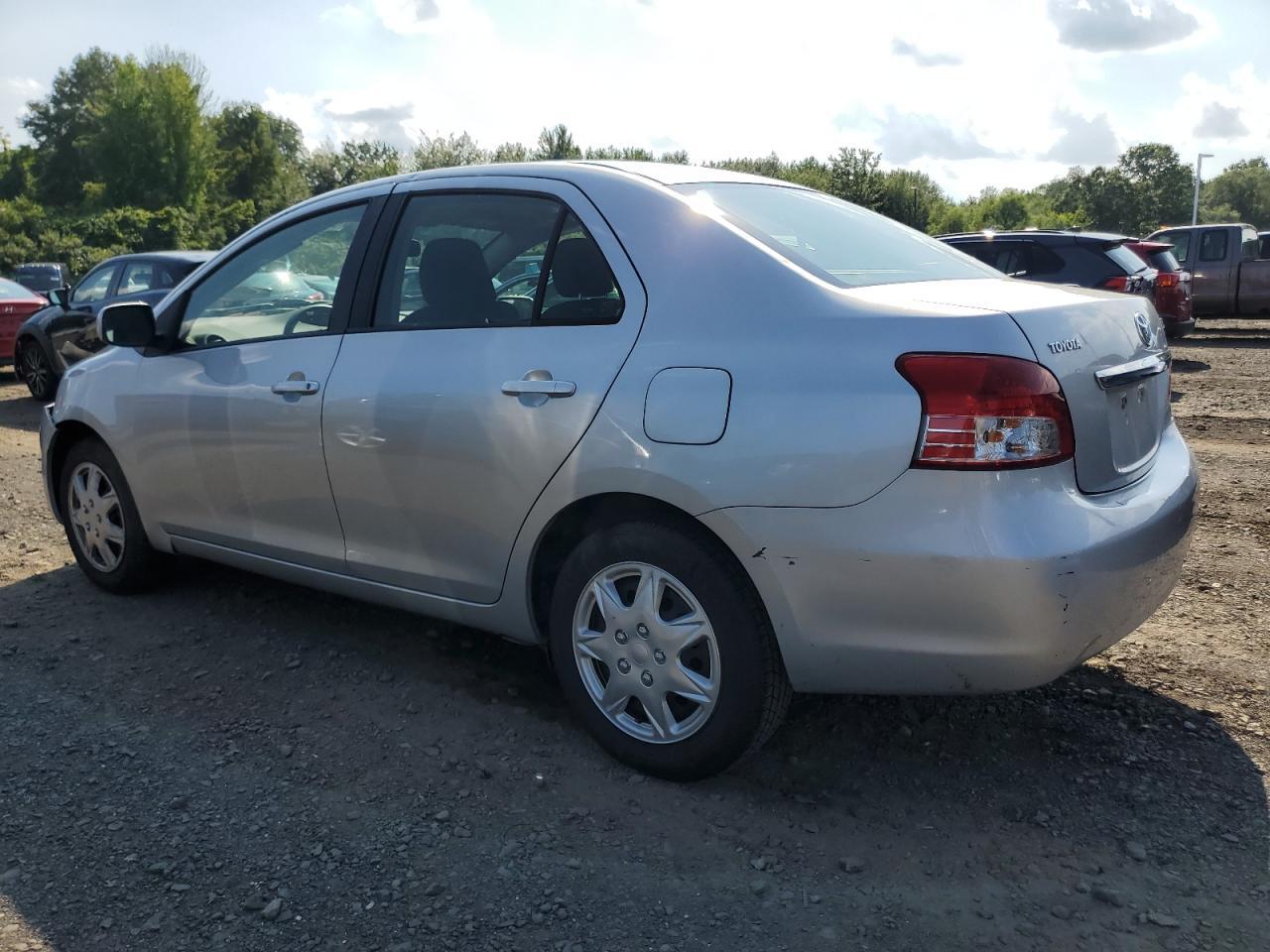 2011 Toyota Yaris - Фото 2