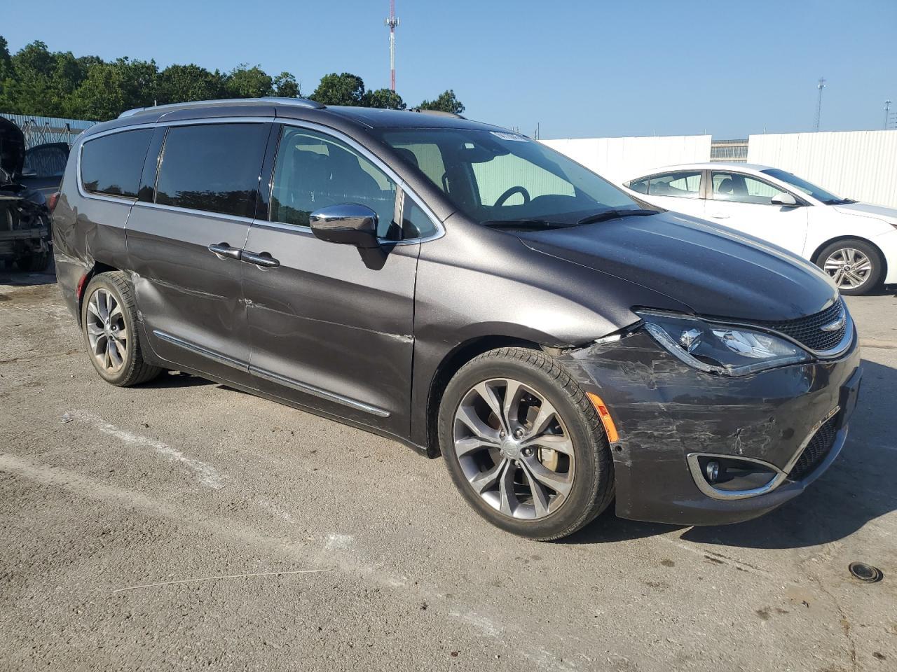 2019 Chrysler Pacifica Limited - Фото 4