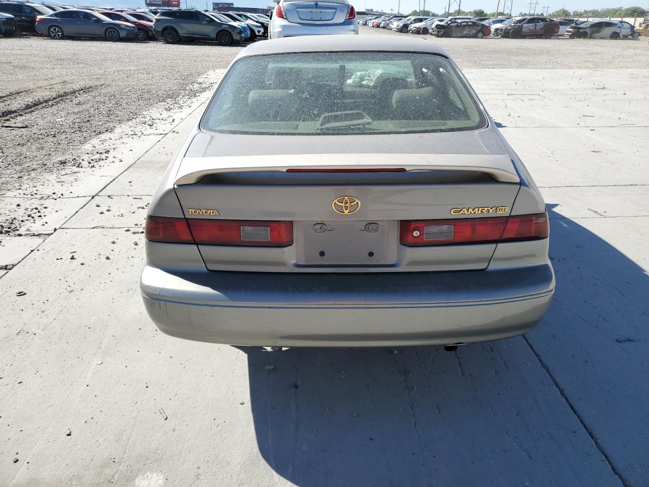 1999 Toyota Camry Ce - Фото 6