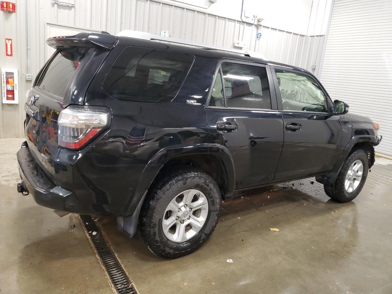 2018 Toyota 4Runner Sr5/Sr5 Premium - Image 3