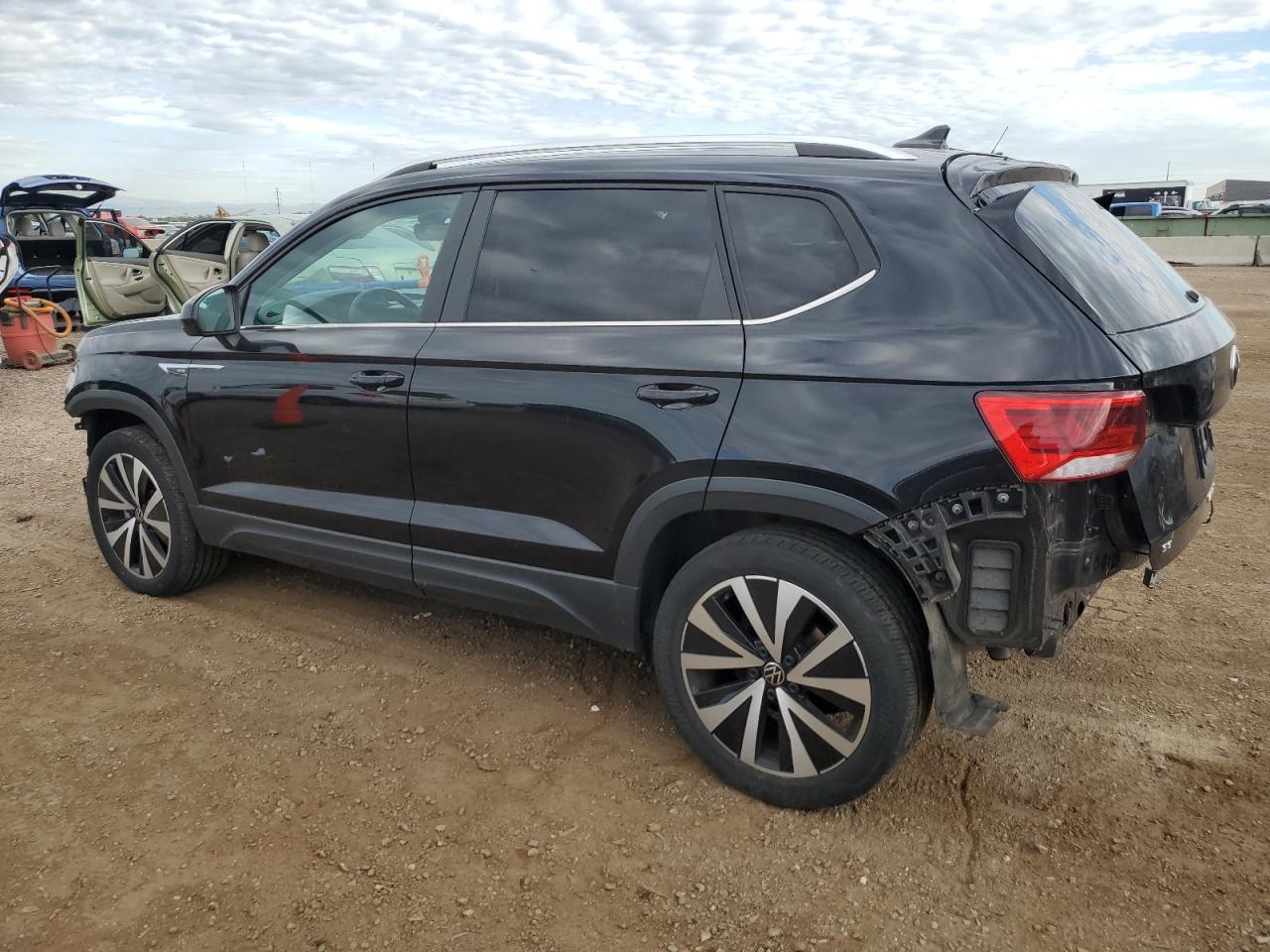 2023 Volkswagen Taos Se - Image 2