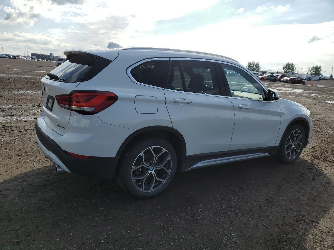 2021 BMW X1 xDrive28I - Image 3