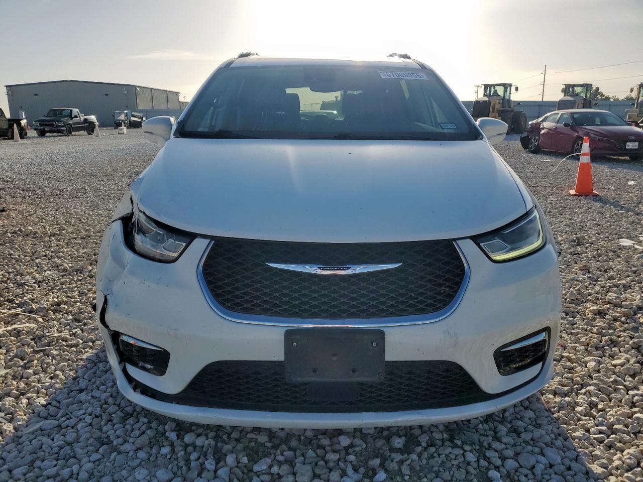 2022 Chrysler Pacifica Touring L - Image 5