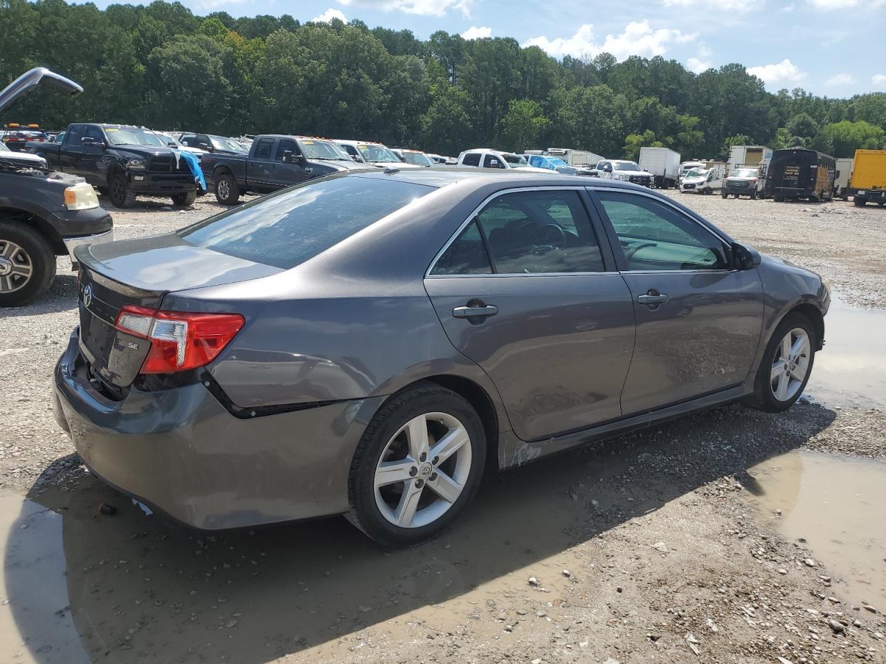 2014 Toyota Camry L - Image 3