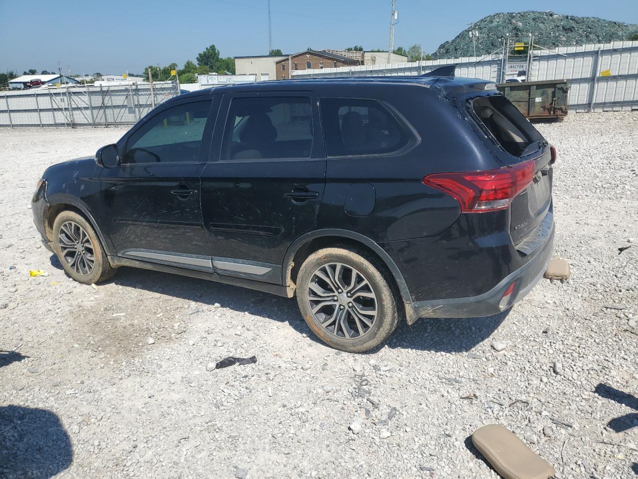 2017 Mitsubishi Outlander Se - Image 2