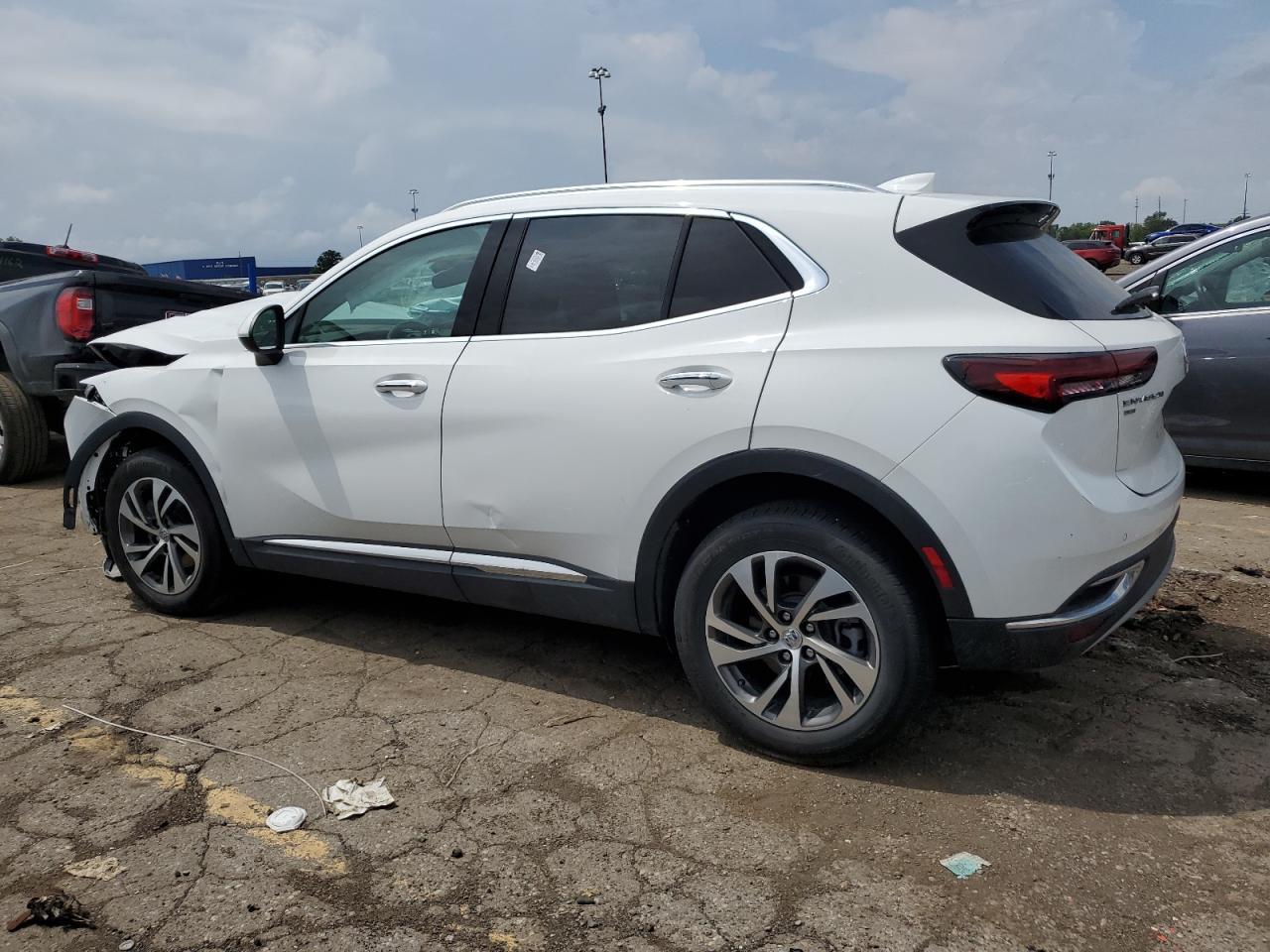 2023 Buick Envision Essence - Image 2