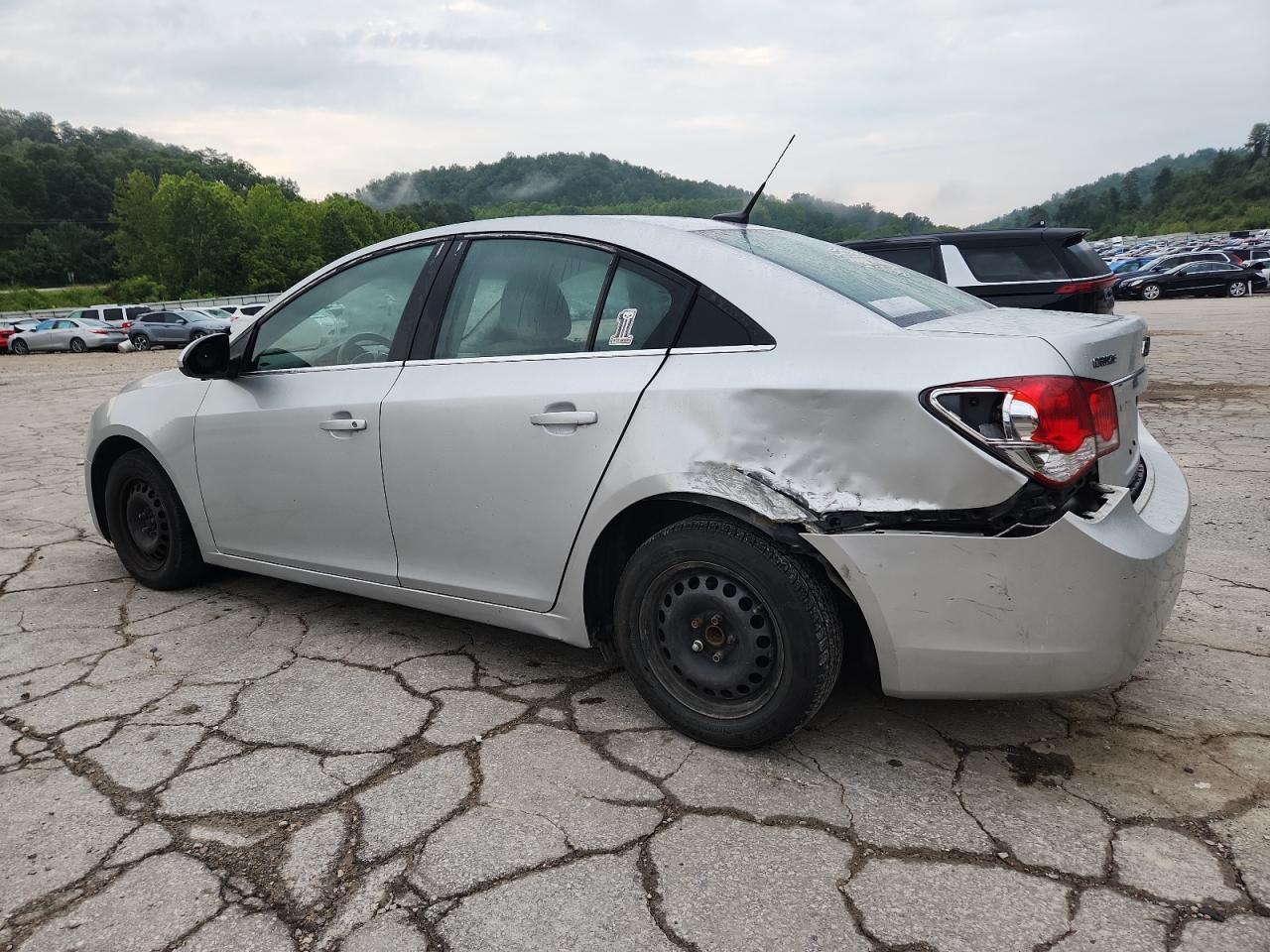 2014 Chevrolet Cruze Lt - Image 2