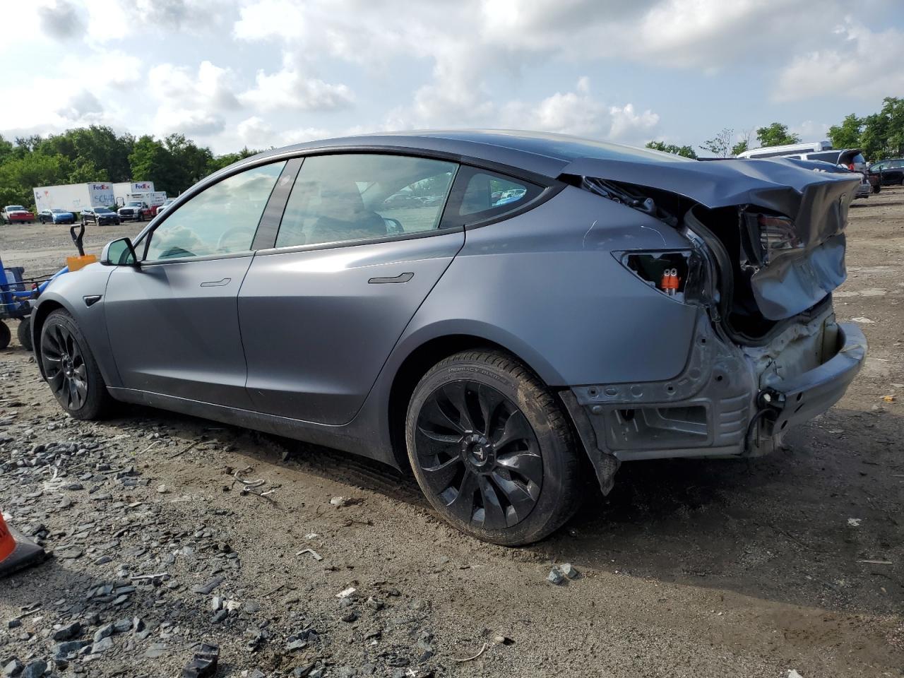 2022 Tesla Model 3 - Фото 2