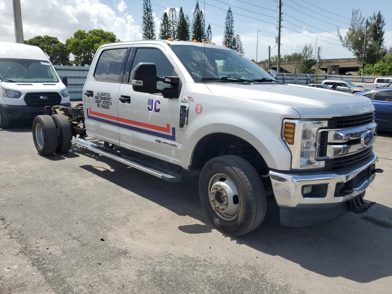 2019 Ford F350 Super Duty - Image 4