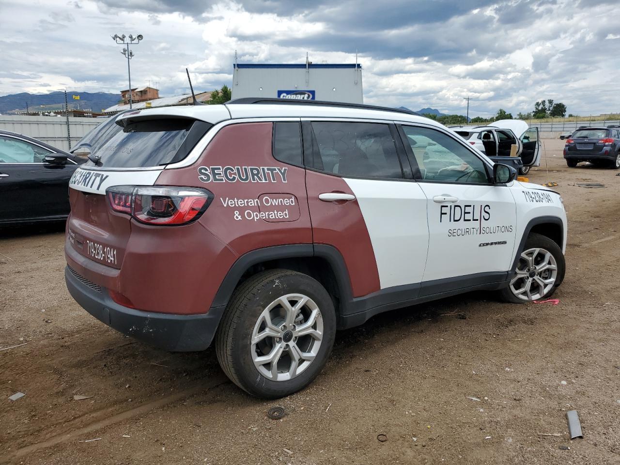 2025 Jeep Compass Latitude - Фото 3