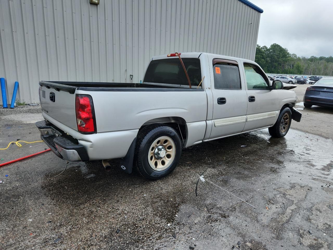 2006 Chevrolet Silverado C1500 - Image 3