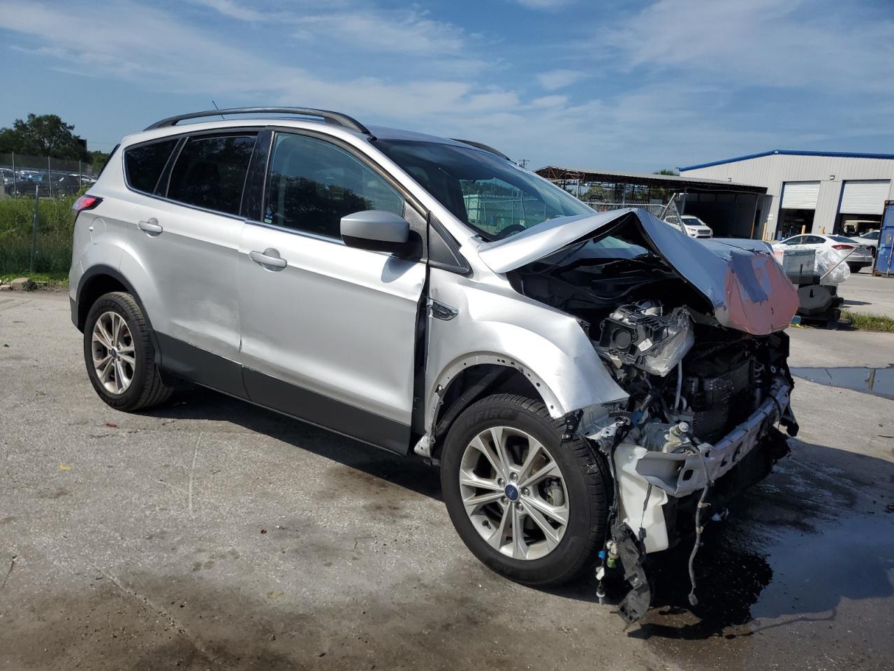 2018 Ford Escape Se - Фото 4