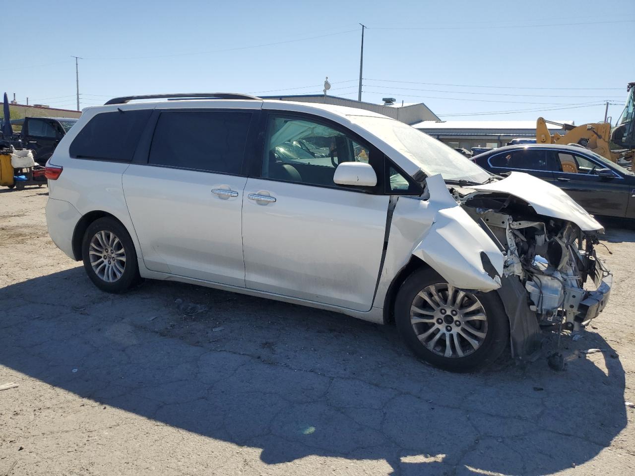 2015 Toyota Sienna Xle - Фото 4