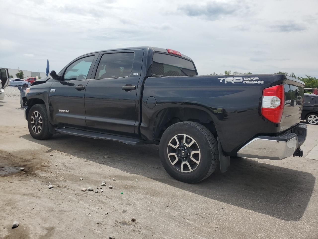 2017 Toyota Tundra Crewmax Sr5 - Фото 2
