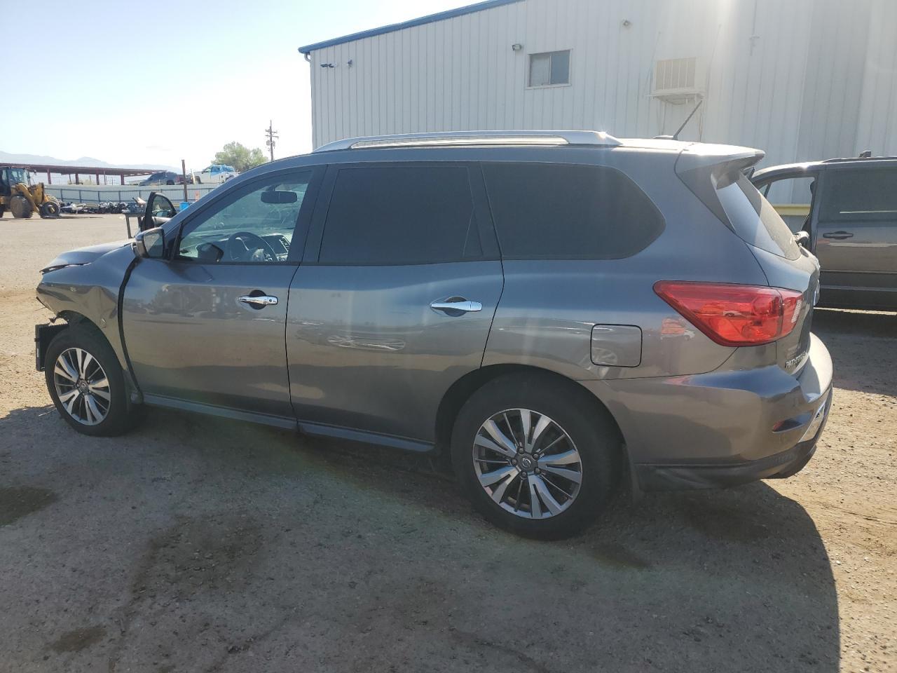 2018 Nissan Pathfinder S - Фото 2