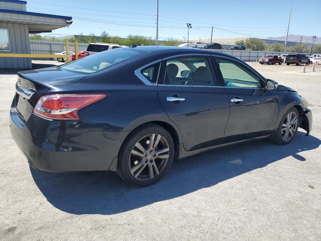2013 Nissan Altima 3.5S - Image 3