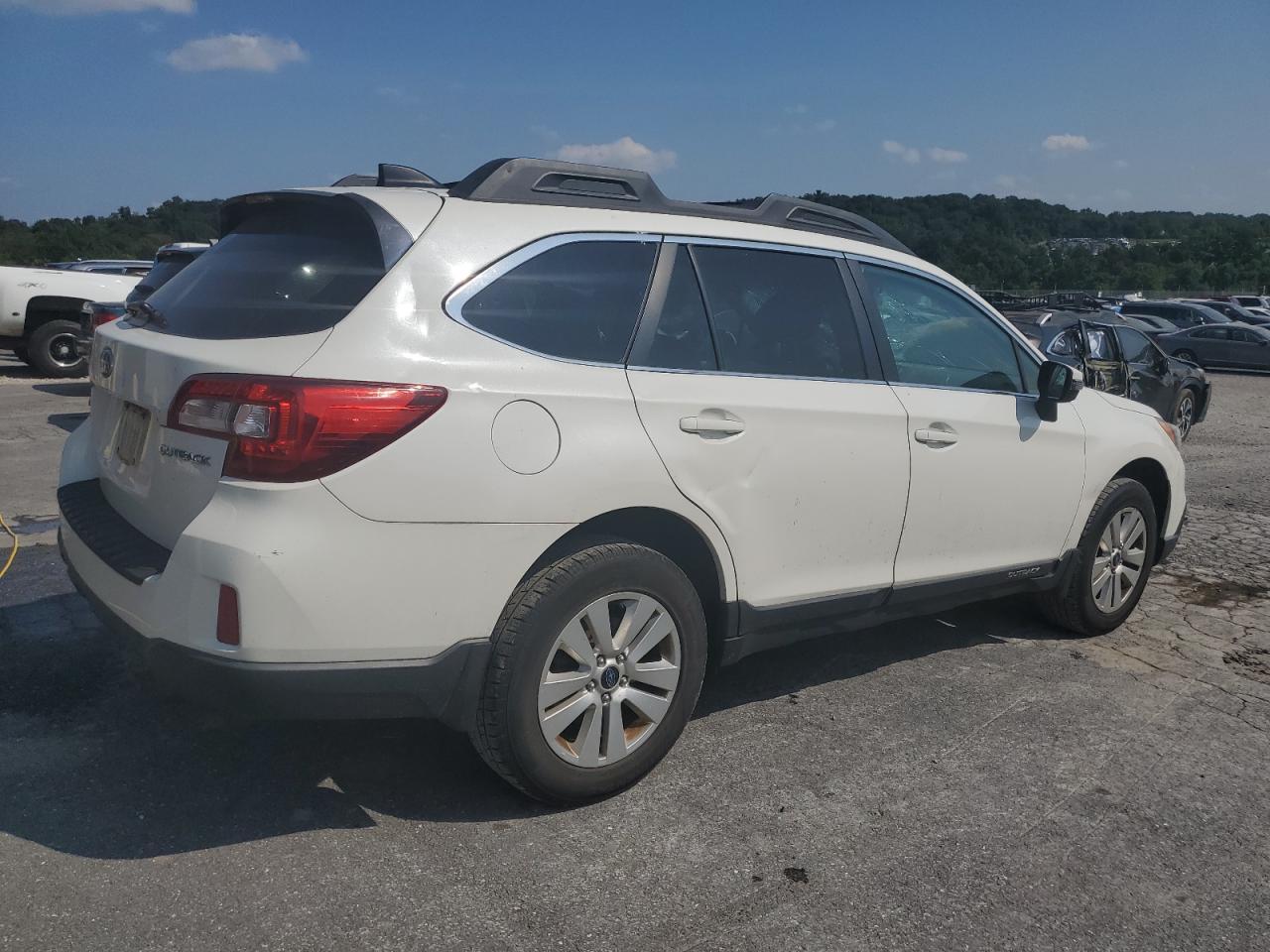 2016 Subaru Outback 2.5I Premium - Image 3