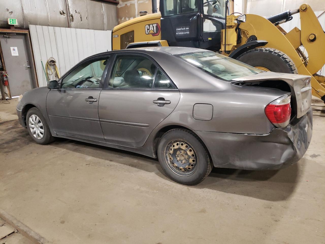 2005 Toyota Camry Le - Фото 2
