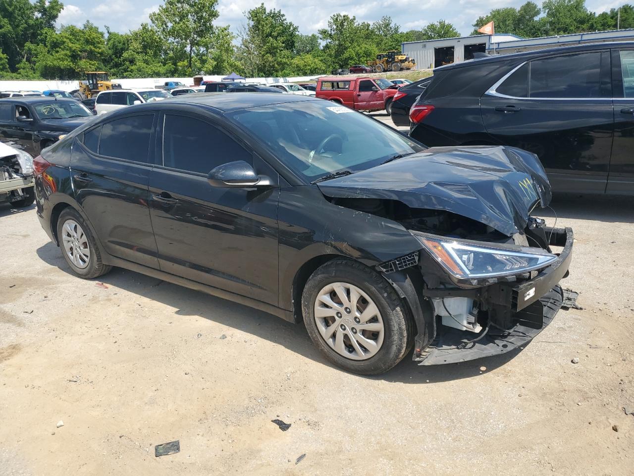 2020 Hyundai Elantra Se - Фото 4