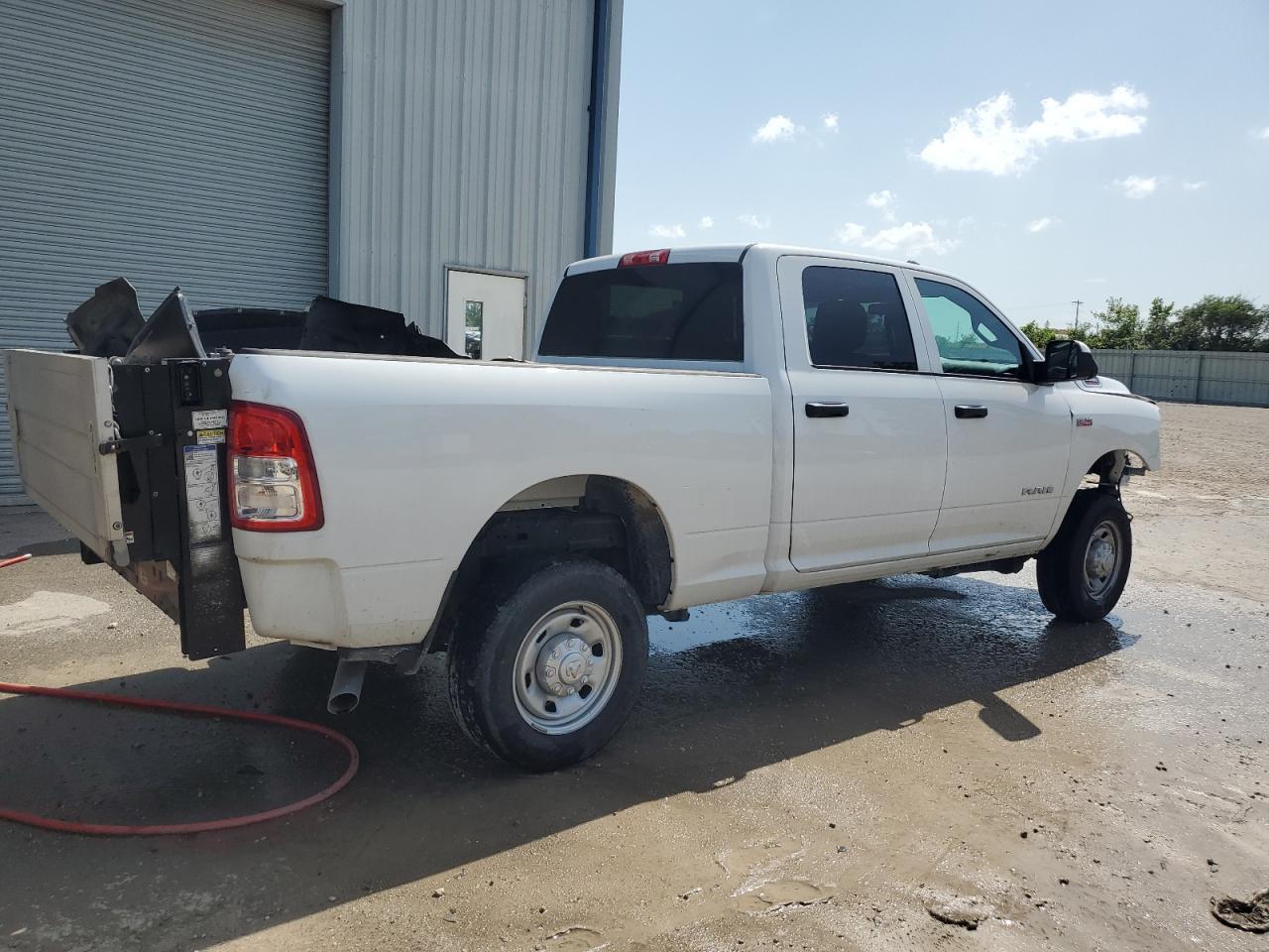 2022 Ram 2500 Tradesman - Фото 3