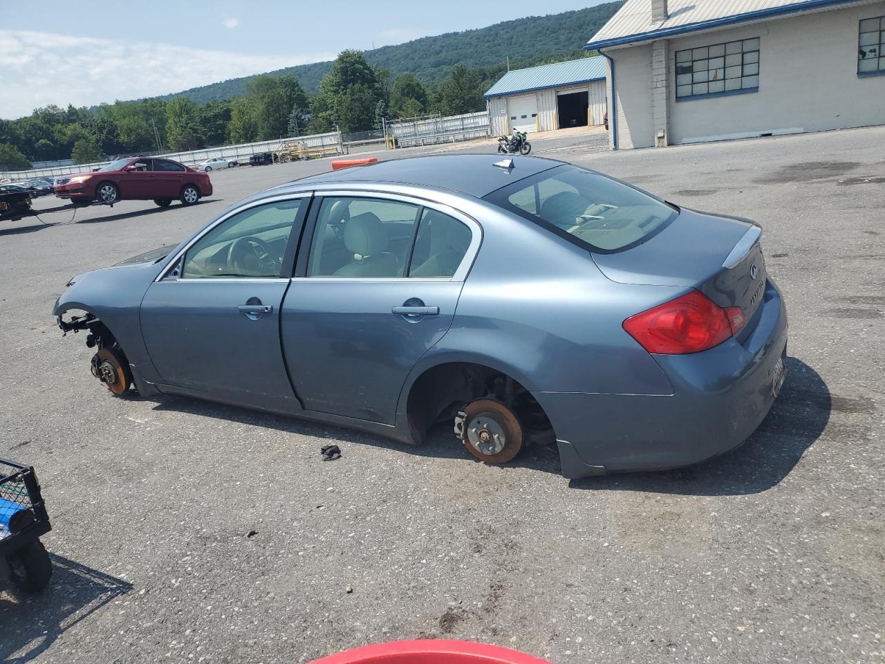 2010 Infiniti G37 - Фото 2