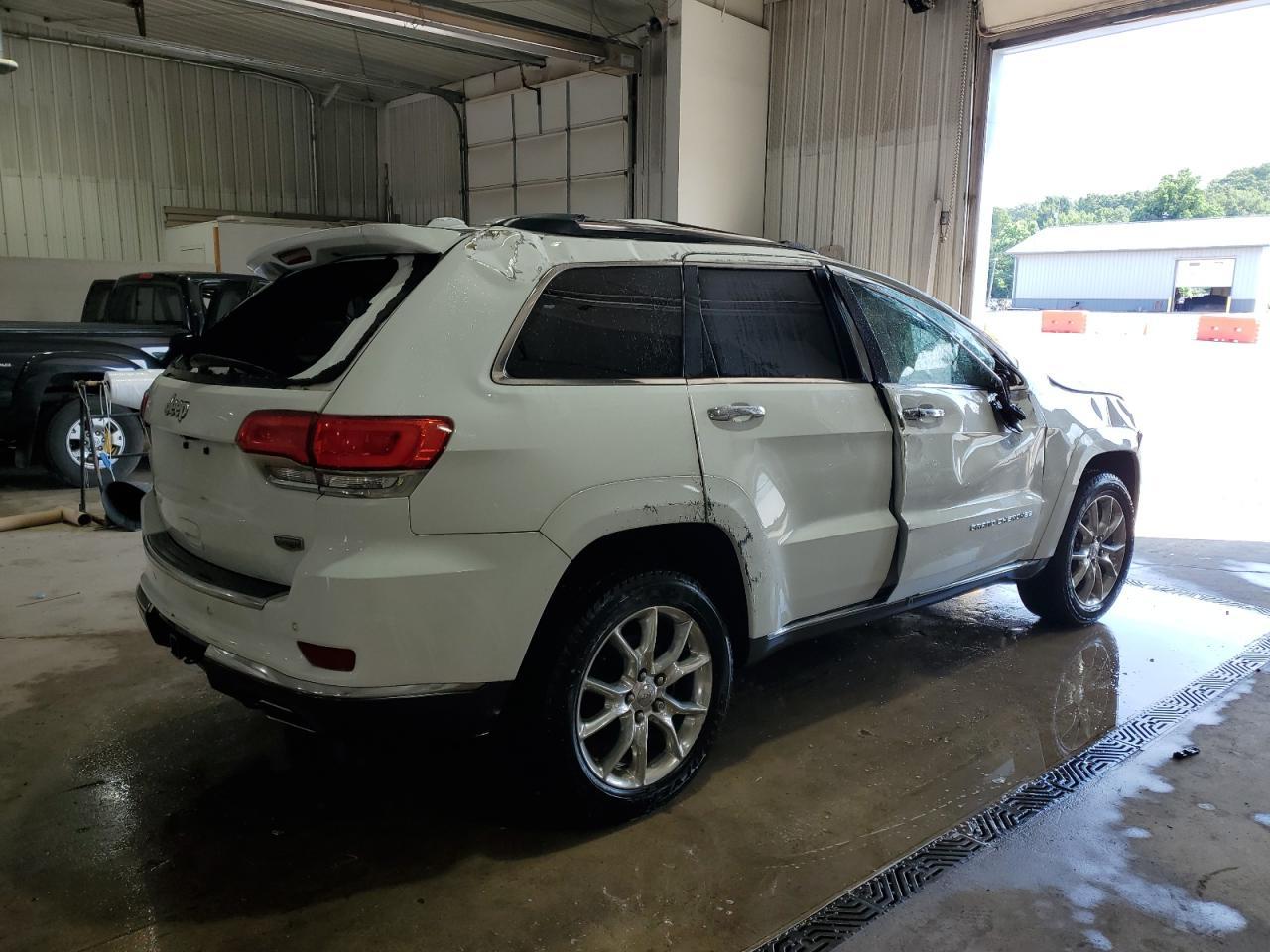 2015 Jeep Grand Cherokee Summit - Image 3