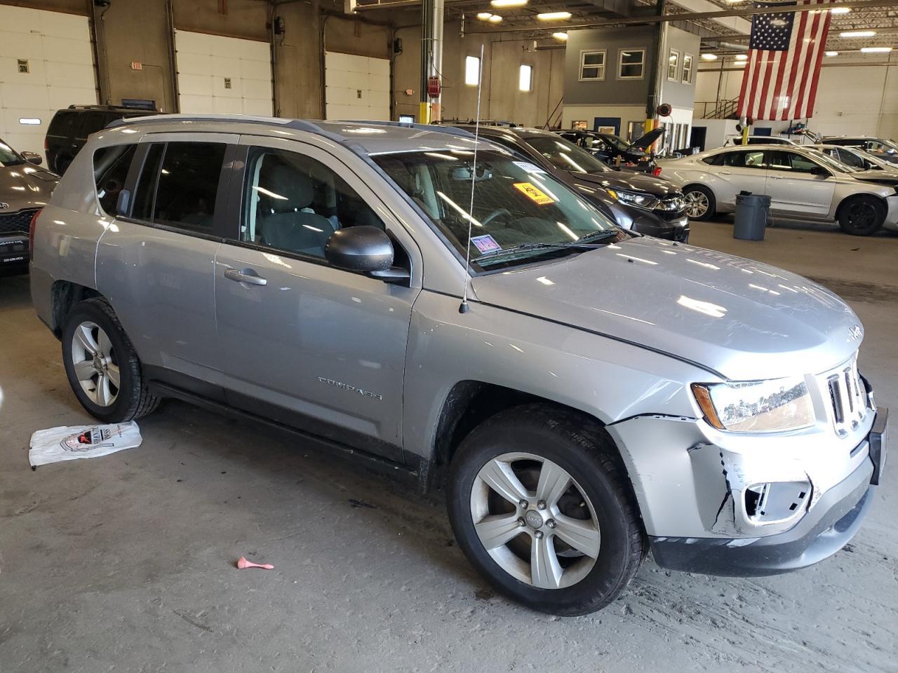 2016 Jeep Compass Sport - Фото 4