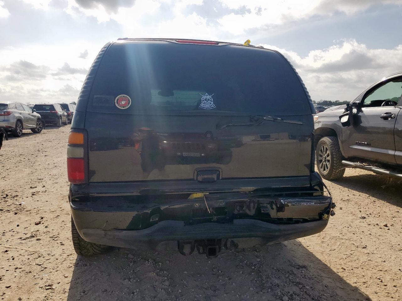 2005 GMC Yukon Denali - Image 6