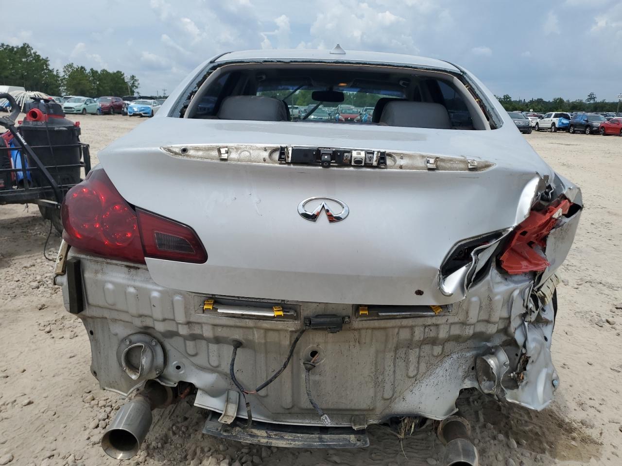 2011 Infiniti G37 - Фото 6