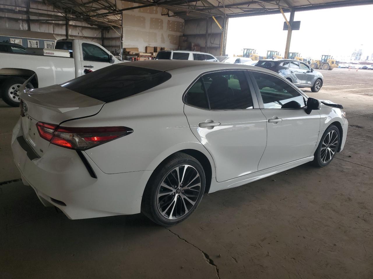 2018 Toyota Camry L - Image 3