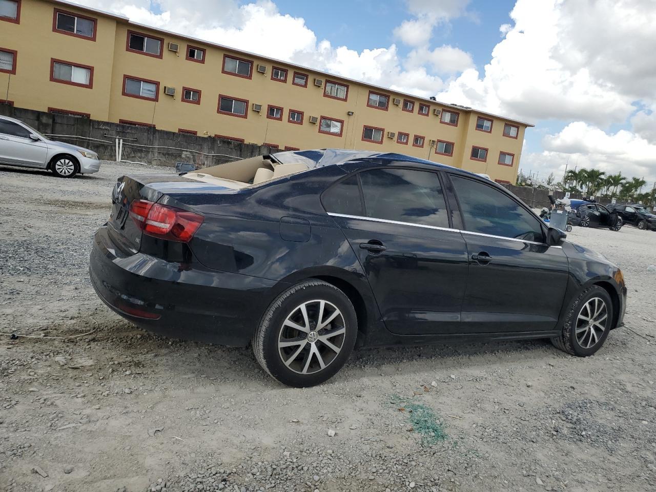 2018 Volkswagen Jetta Se - Image 3