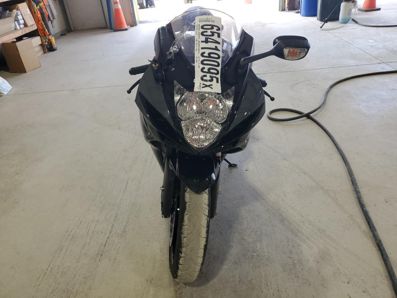 2025 Suzuki Gsx-R600 - Image 2