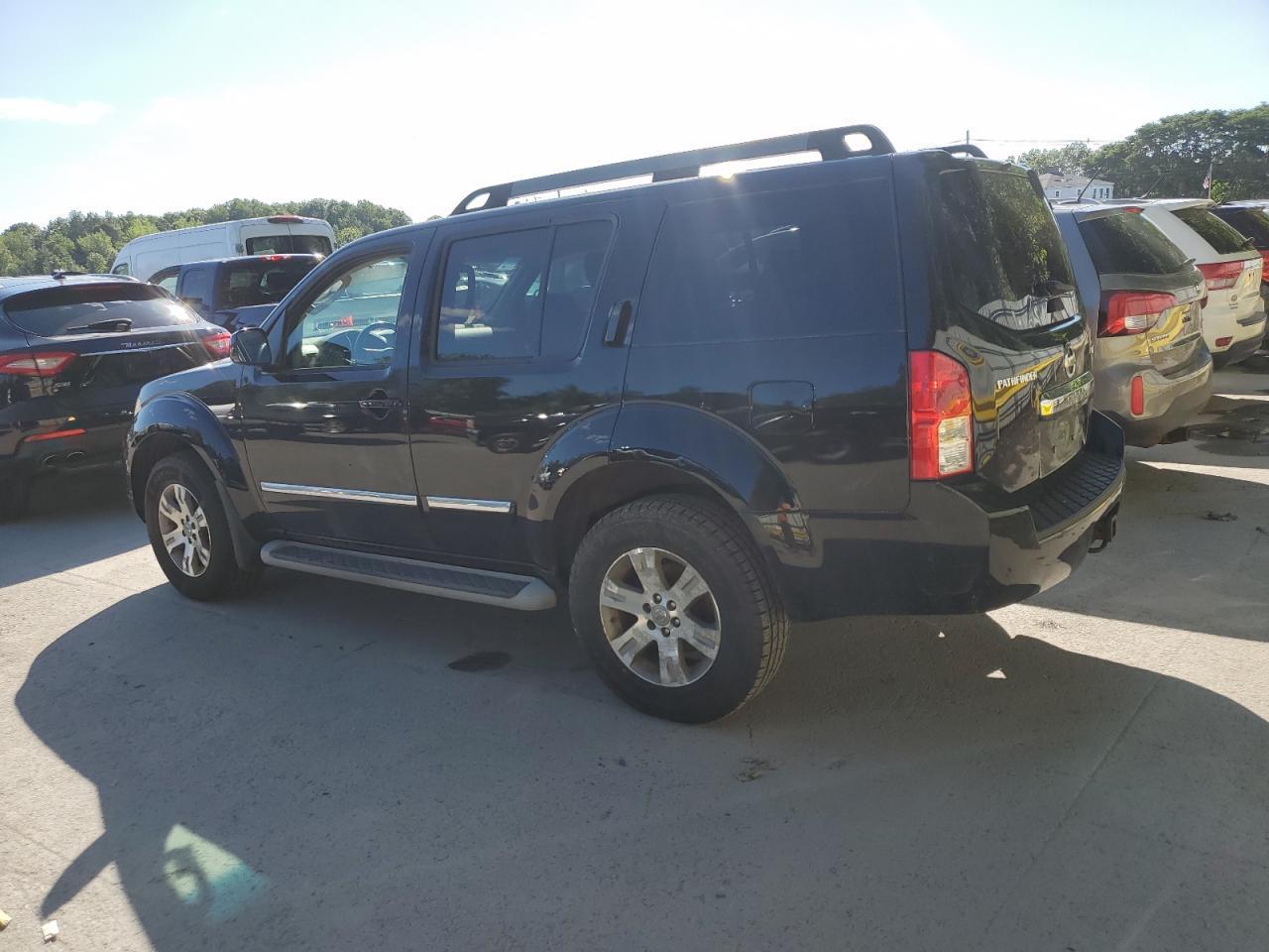 2012 Nissan Pathfinder S - Фото 2