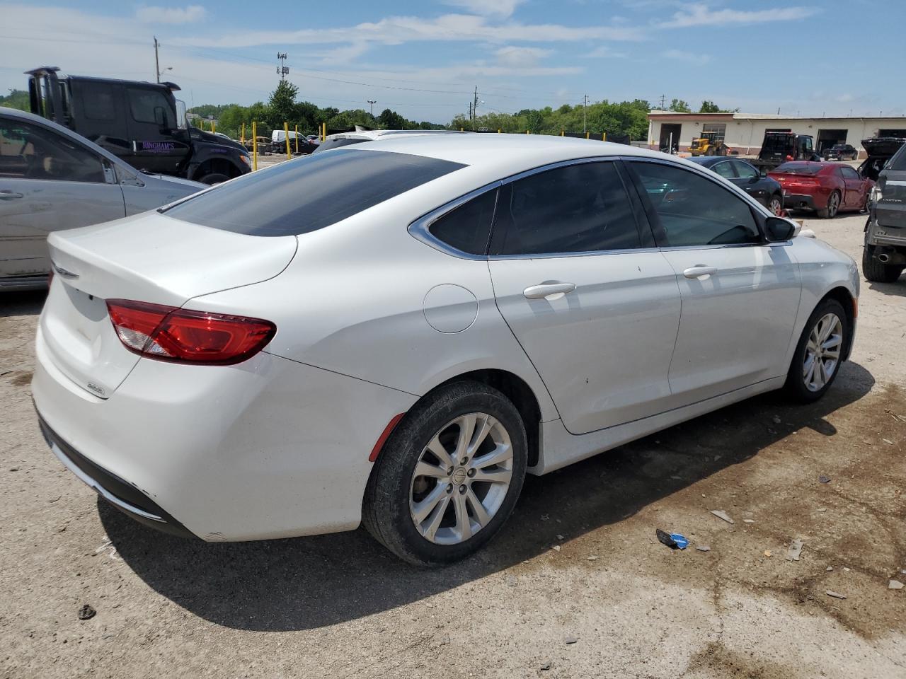 2015 Chrysler 200 Limited - Фото 3