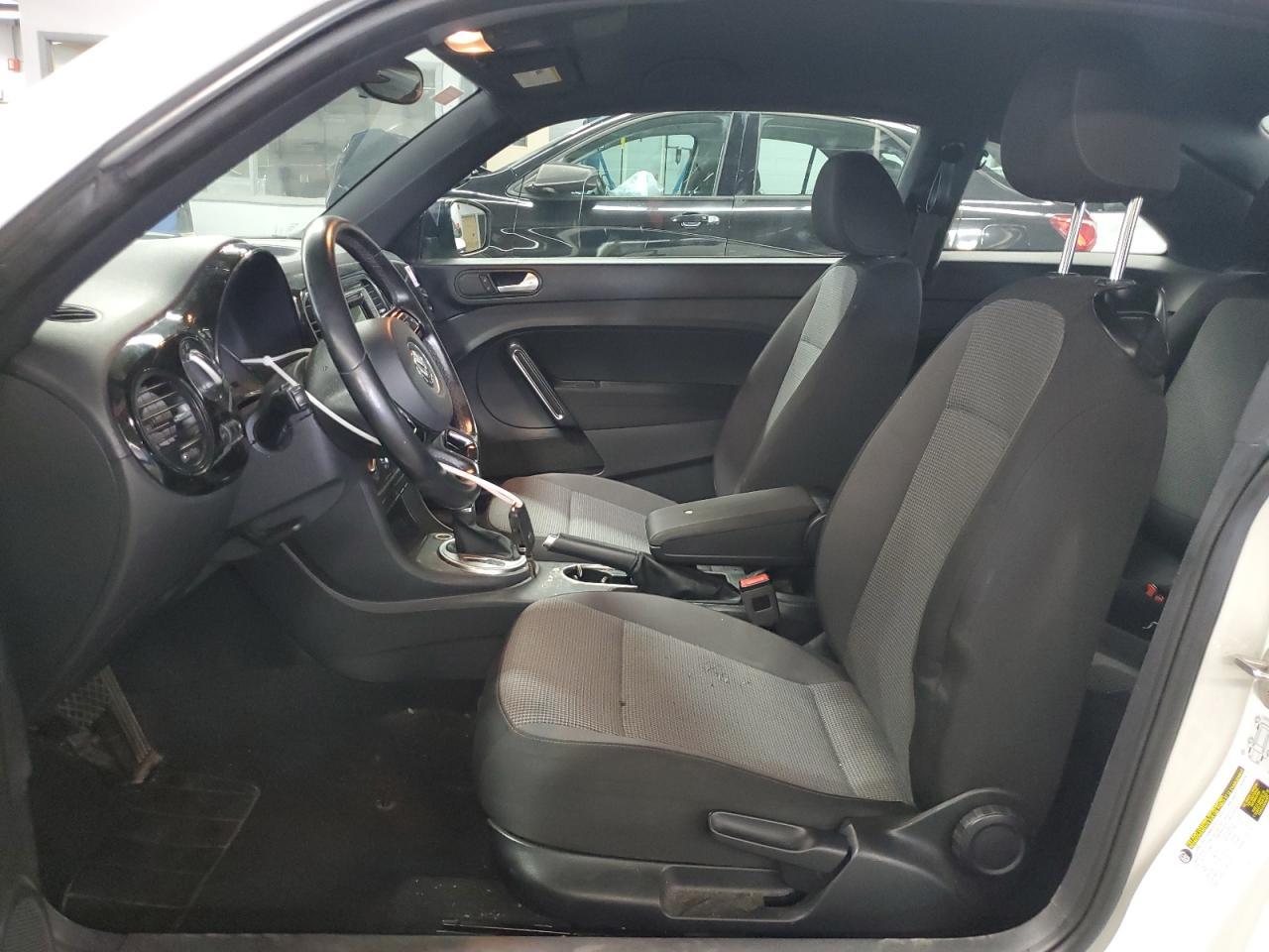 2018 Volkswagen Beetle S - Фото 7