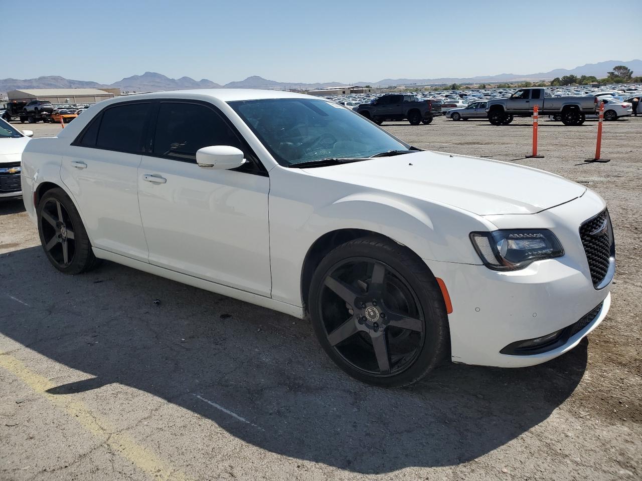 2021 Chrysler 300 S - Фото 4