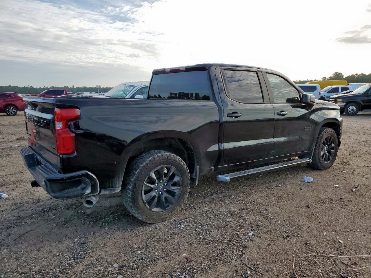 2021 Chevrolet Silverado C1500 Rst - Фото 3