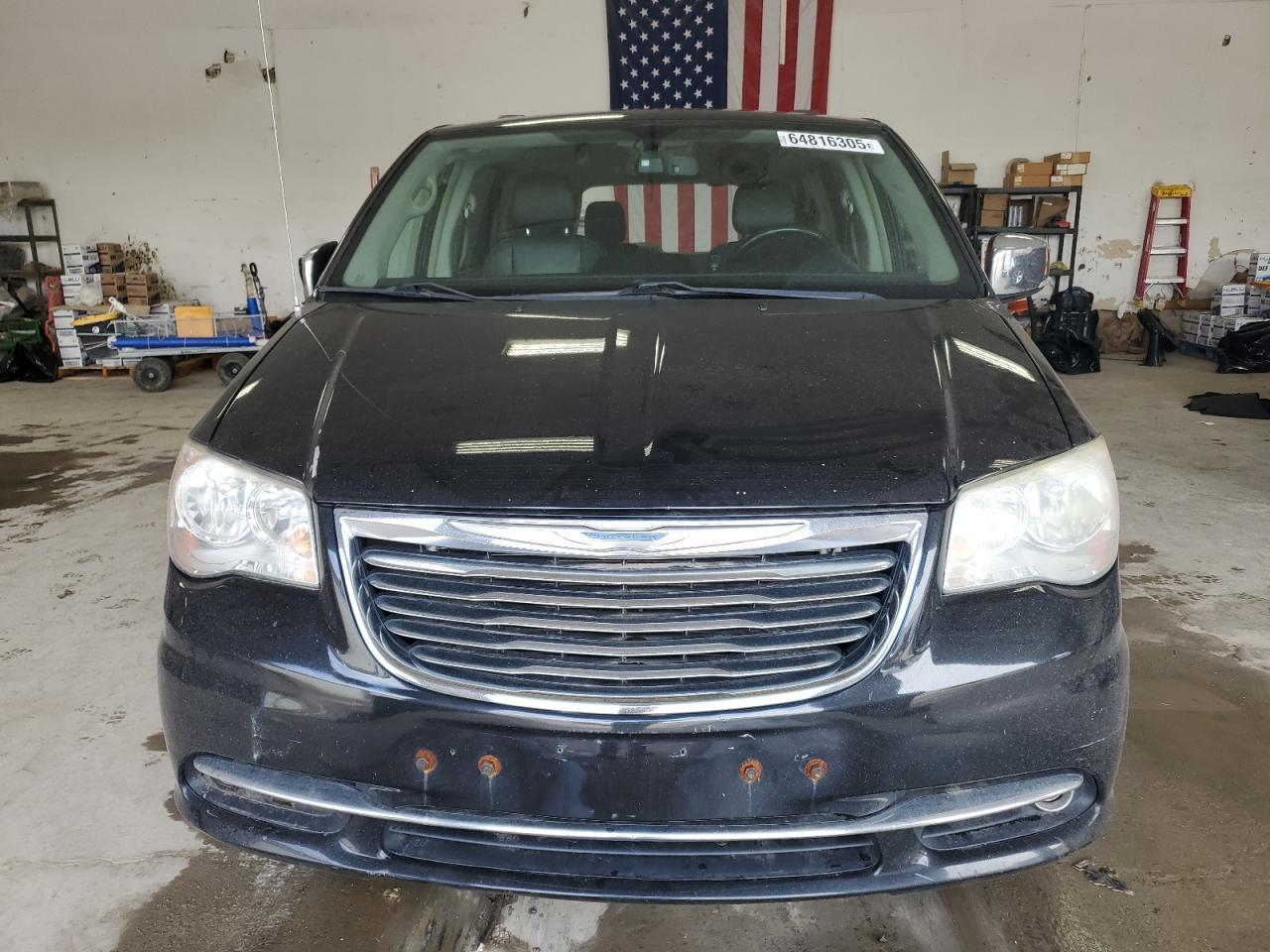 2012 Chrysler Town & Country Touring L - Фото 5